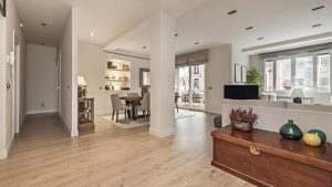 Parquet contrecollé : pourquoi reste-t-il un choix incontournable ?