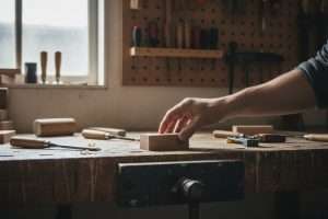 Fabriquer un socle pour sculpture : le guide complet